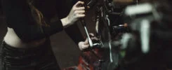 Maiores empresas produtoras de cinema do Brasil 5 beautiful girl with long hair garage repairing motorcycle
